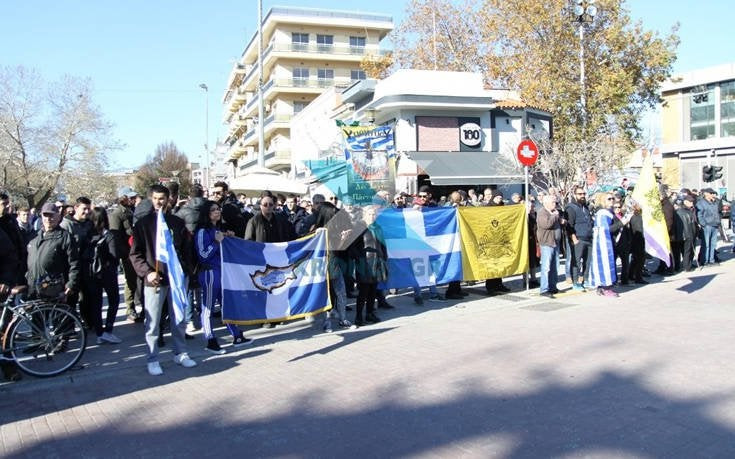 Έψαλαν τον εθνικό ύμνο ενάντια στην επίσκεψη Ερντογάν – Bίντεο